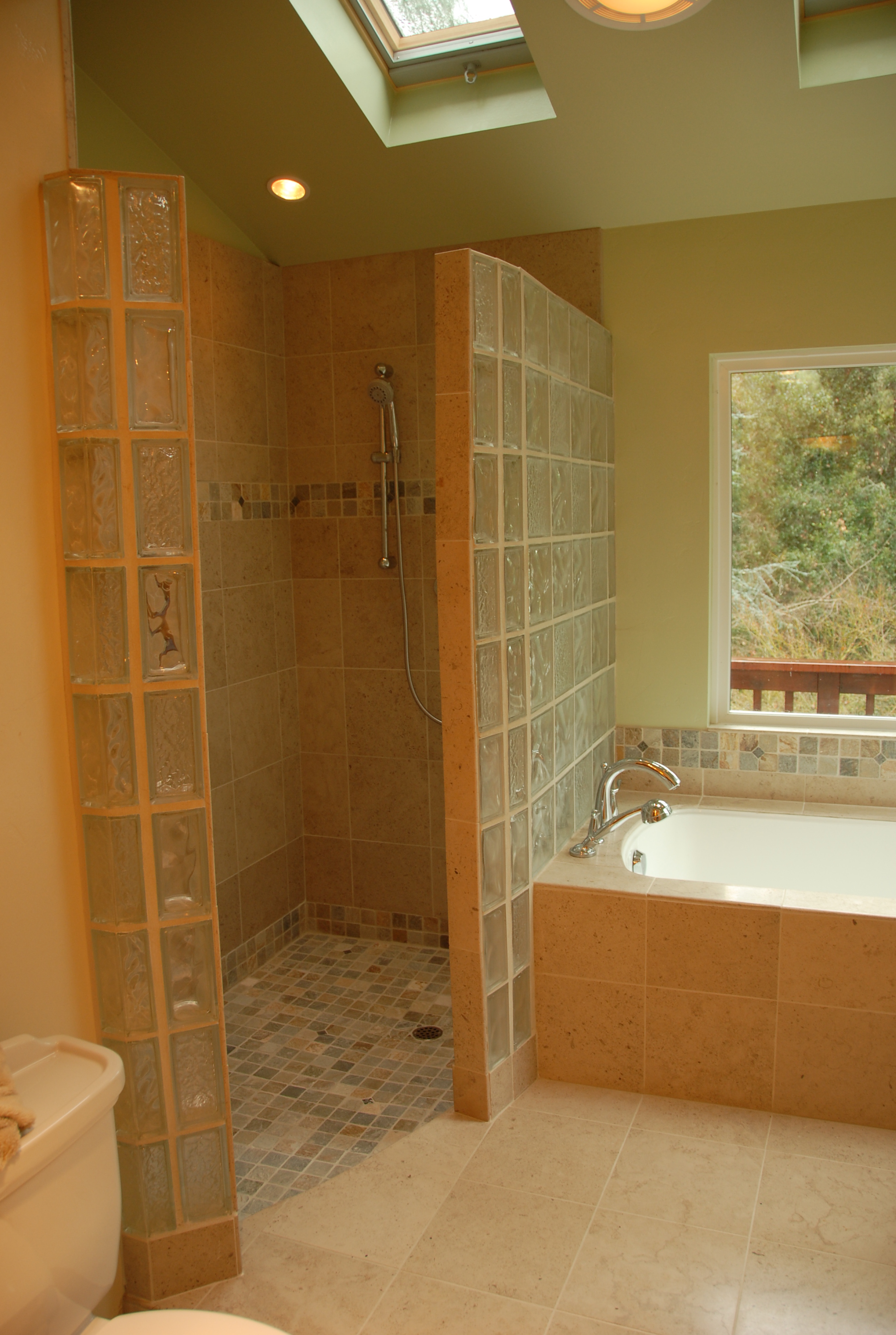 Bathroom Ki Design / Kharkiv Slide Apartment | By Ki Design Studio